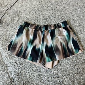 Súper cute and Cory workout shorts
